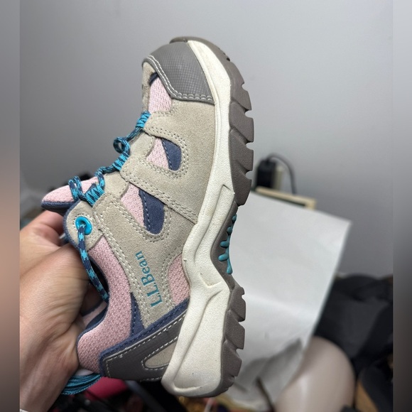 L.L. Bean Kids Trail Model Hikers Low in Pink‎ Graphite Size 4 - Picture 2 of 11